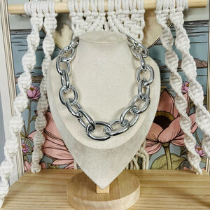 Women's‎ Unbranded Chain Necklace Silver Toned Chunky Edgy Style Jewelry
